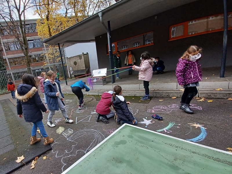 Grundschule Zugweg Köln Innenstadt mit mal-bewegen-Box